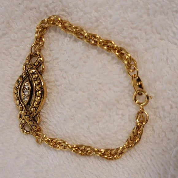 Avon - Gold Tone Bracelet