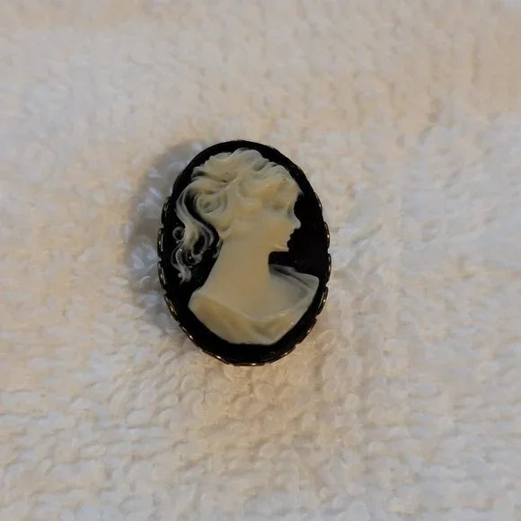 Black & White Cameo Button Cover