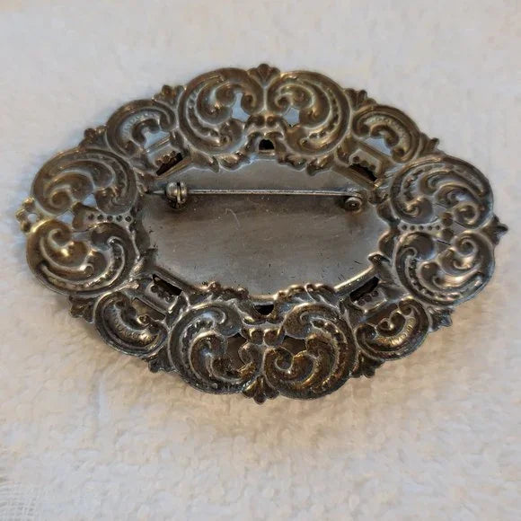 Gold Tone Gasper Cabochon Brooch