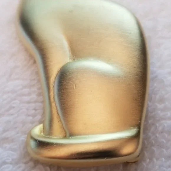 Gold Tone Sitting Cat Brooch