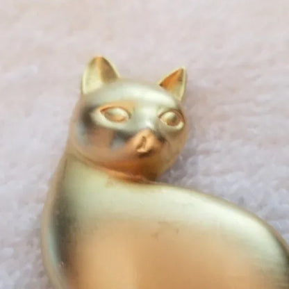 Gold Tone Sitting Cat Brooch