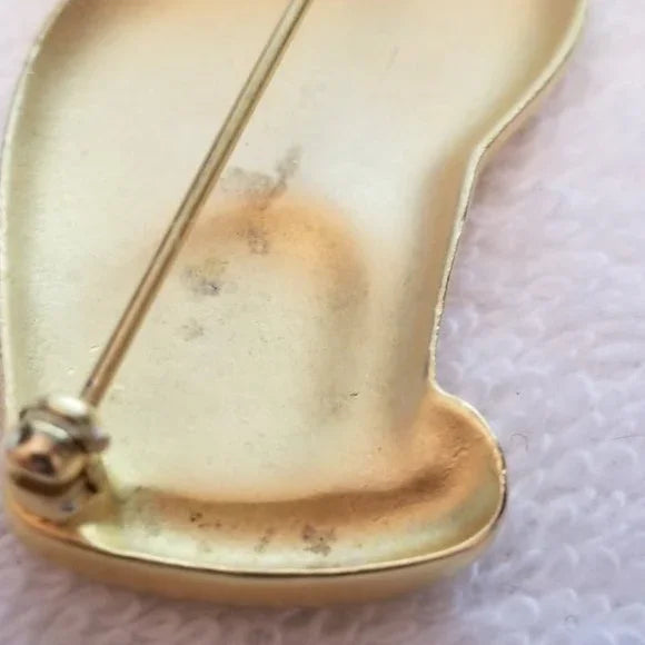 Gold Tone Sitting Cat Brooch