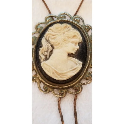 Vintage Cameo Ladies Profile Black Background Gold Tone Chain Heart Bolo TIE