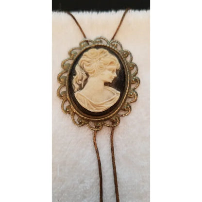 Vintage Cameo Ladies Profile Black Background Gold Tone Chain Heart Bolo TIE