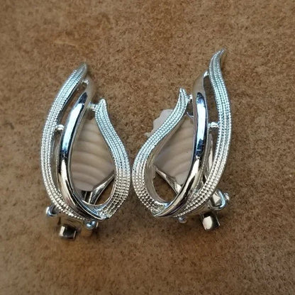 Vintage Sarah Coventry "Stunning" Clip On Earrings