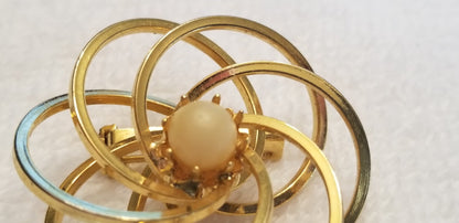 Vintage Gold Tone Interlocking Brooch