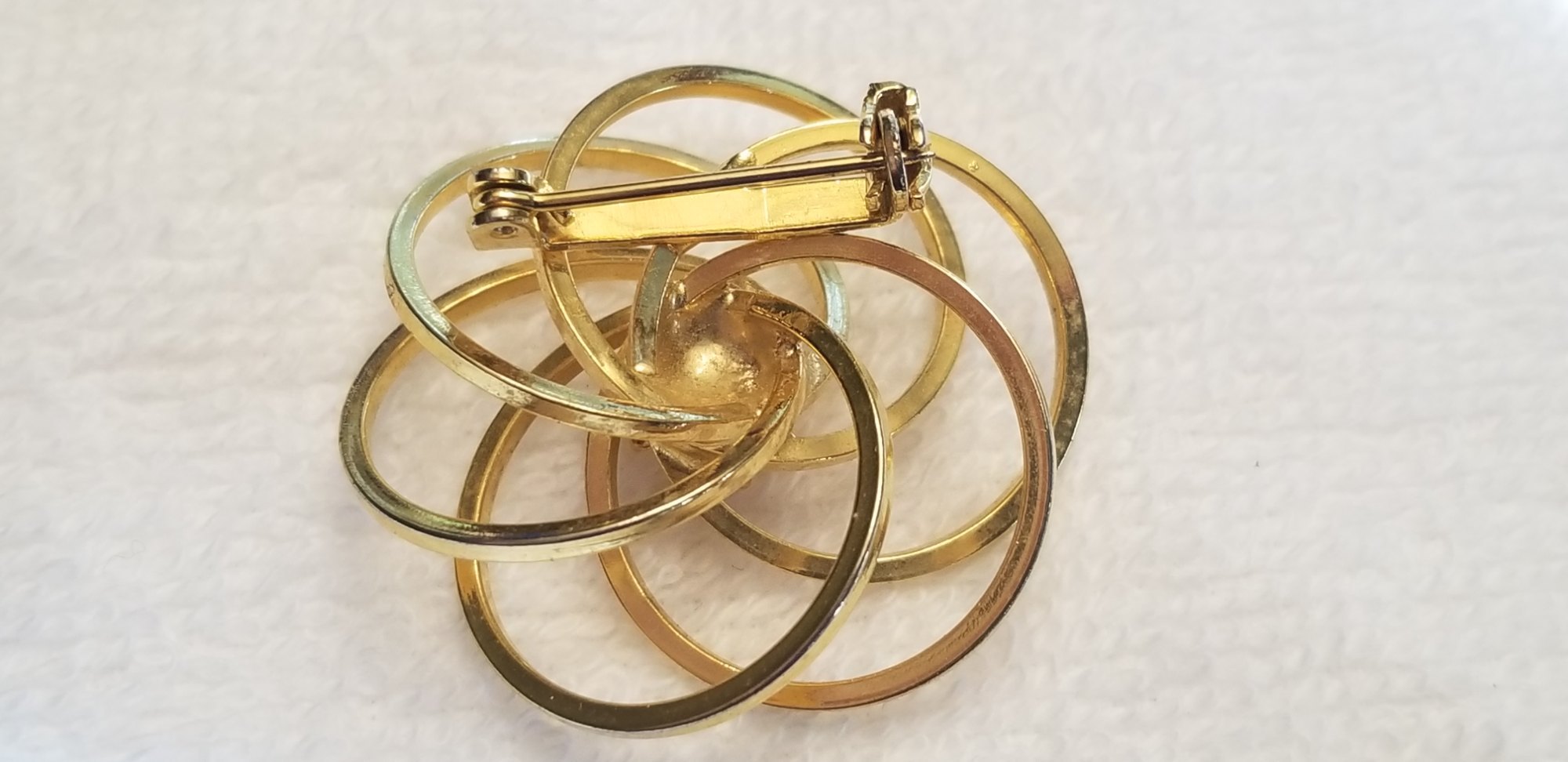Vintage Gold Tone Interlocking Brooch