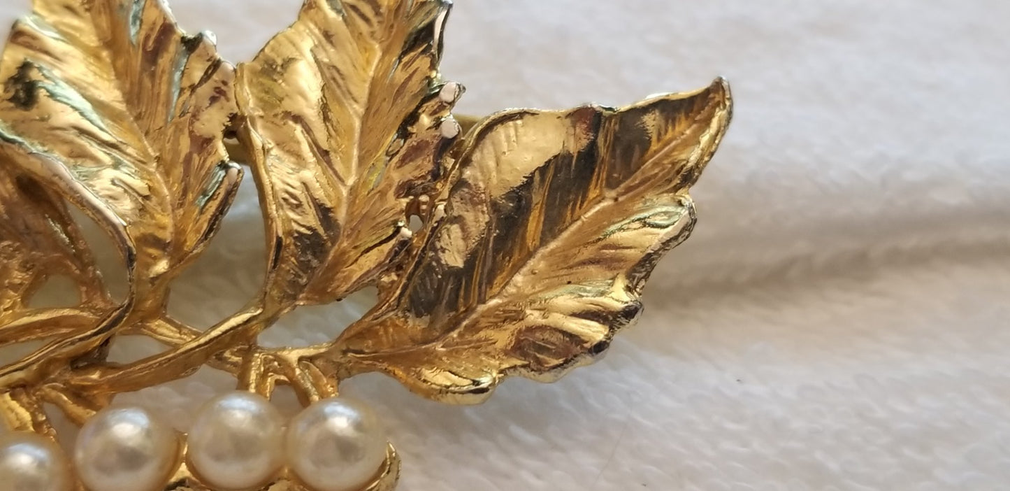 Vintage Gold Tone Pearl Leaves Brooch