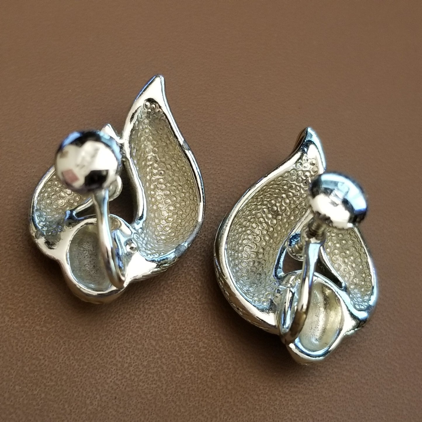 Vintage Star Gold Tone Screw Back Earrings