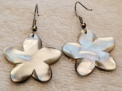 Mother of Pearl Flower Earrings