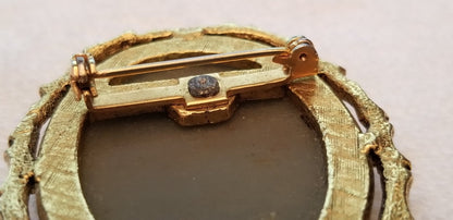 Vintage Style Gray Right Facing Oval Cameo