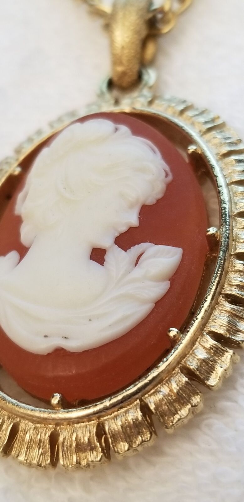 Vintage AVON Gold Tone Cameo Necklace