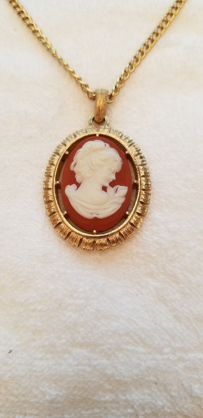 Vintage AVON Gold Tone Cameo Necklace